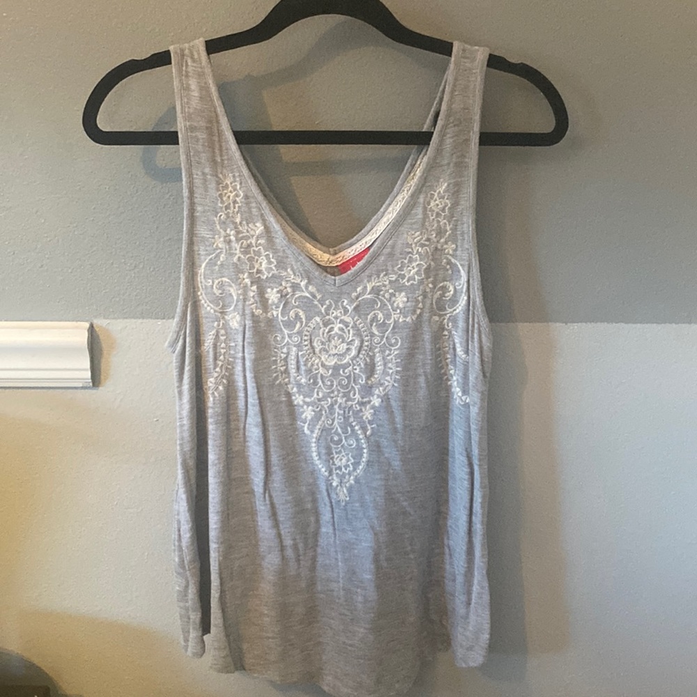 Daytrip grey floral tank #268